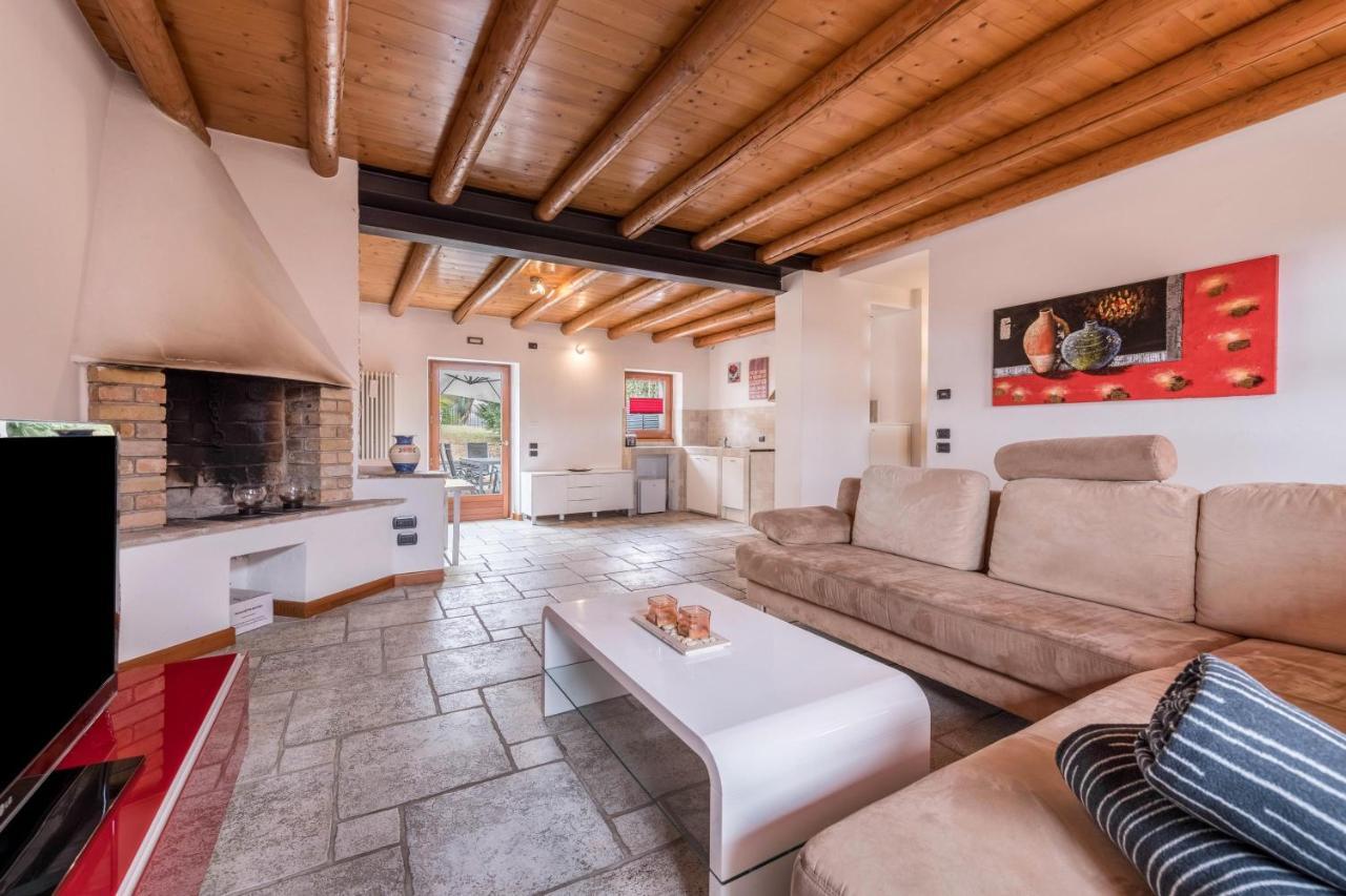 Casa Rustico Villa กอสเตร์มาโน ภายนอก รูปภาพ